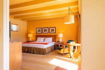 בית מלון כפרי Mojave Resort