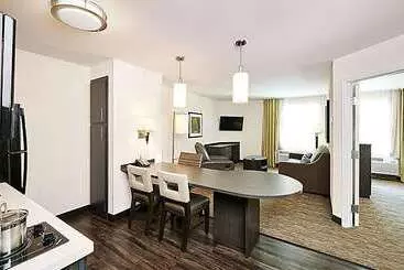 호텔 Sonesta Simply Suites Detroit Ann Arbor