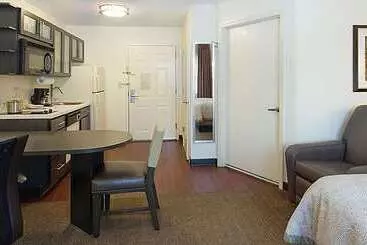 호텔 Sonesta Simply Suites Detroit Ann Arbor