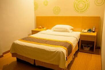 فندق Greentree Inn Xinyang Gushi County Yucheng Avenue Express