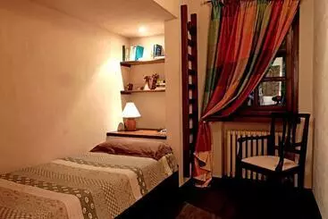 Aamiaismajoitus (B&B) I Lari Castel Del Monte