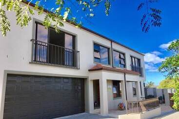 Pensione Paperbark Manor