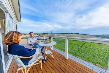 Bed & Breakfast Coastal Lodge