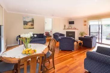 Bed and Breakfast Cradle At Casa Blanca Country Retreat