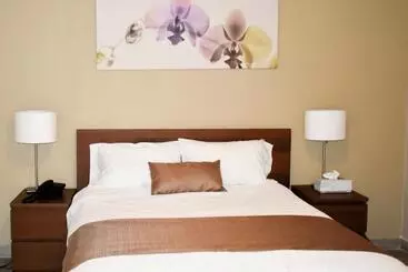 Hotelli California Comfort & Suites