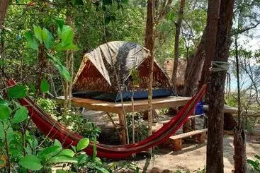 ペンション Crusoe Koh Takiev Island
