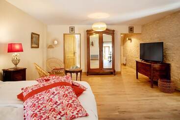 بنسيون L Hote Antique   Maison D Hote  4 Suites Avec Cuisine