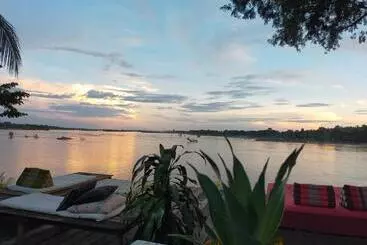 Pensiune Pomelo Restaurant And Guesthouse S Fishermen & A Tammarine Bungalow Riverfront   Immerse In Nature