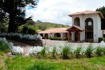 ユースホステル Hacienda Santa Ana