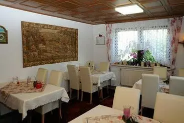 ベッドアンドブレックファースト Haus Stuttgart