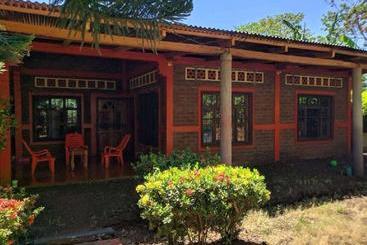 Pension El Güis Hostel