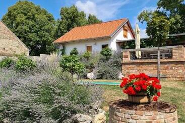 Panzió La Bobul Apartments