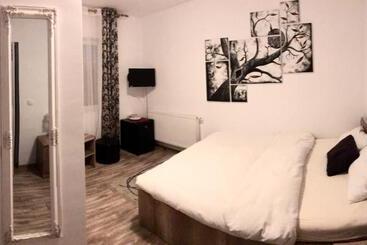 Pensiunea Casa Albă