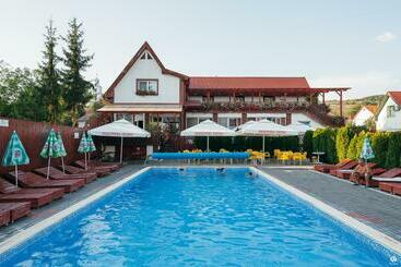 Bed and Breakfast Pensiunea Nemes Panzio