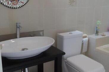 פנסיון La Peng Guest House