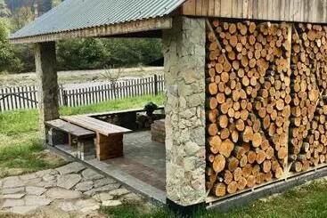 Majatalo Shum Cheremosha