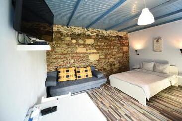 بنسيون La Mosie