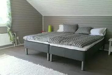 Majatalo Metsäniityn Tuvat