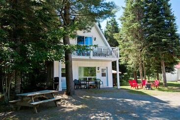 Resort Camping Chalets Spas Pignons Rouges