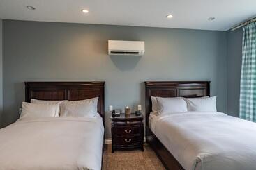 Szálló The Inn At Cobble Beach