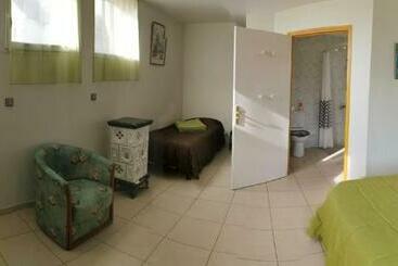 ベッドアンドブレックファースト Chambres D Hôtes Aux Portes Des Tumuli