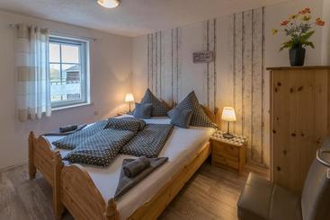 Пансион Landhaus Rundblick Im Elbsandsteingebirge Bei Bad Schandau