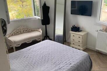 ホテル La Bastide Des Muriers