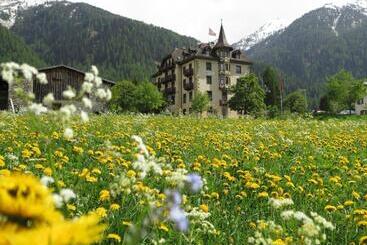 Hotel Schweizerhof Sta Maria