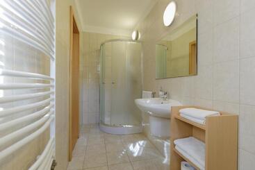 Pensjonat Zseri Vadászház