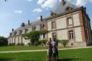 Aamiaismajoitus (B&B) Château De Nettancourt