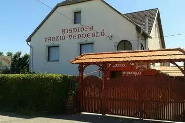 Aamiaismajoitus (B&B) Kisdiófa Panzió és Vendéglő