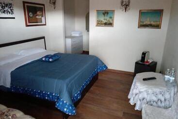 민박 La Tenuta Del Passero