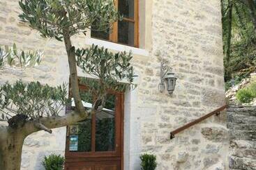 Bed and Breakfast Les Allumettes D'ecorsaint