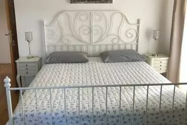 Bed and Breakfast Les Allumettes D'ecorsaint