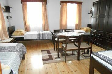 ペンション Vár Kert Vendégház