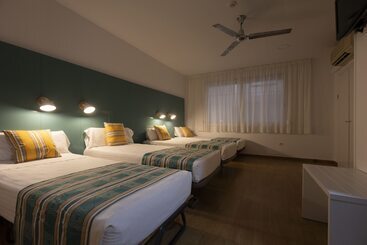 Хостел YOMO Bcn Port