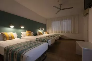 Хостел YOMO Bcn Port