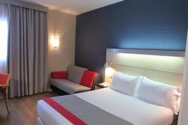 هتل Holiday Inn Express Madrid Alcorcón, An Ihg
