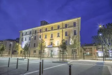 Kyriad Orange Centre Ville 3 Stars   Hotel Restaurant   La Galerie D Art Des Princes   Provence Alpe