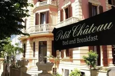 Отель Petit Chateau