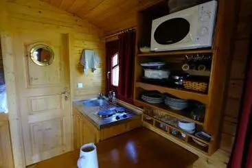 Hotelli Les Roulottes De La Ferme Des Chanaux