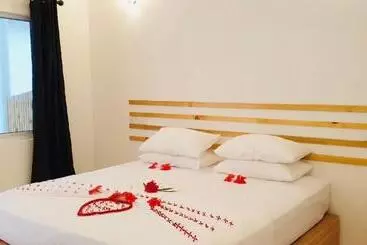 هتل Sunny Beach Thoddoo