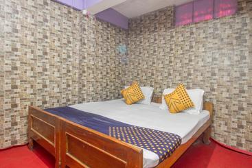 Hotel Spot On 66048  Manjushree