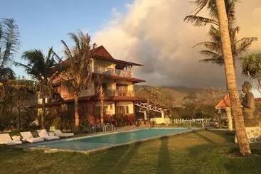 ユースホステル The Tree House Sumbawa