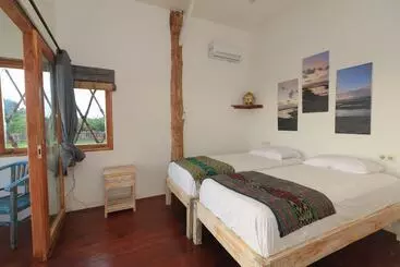 ユースホステル The Tree House Sumbawa