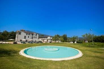 צימר Iumara Relax Resort