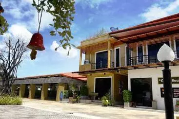 Hotel Oasis Resort