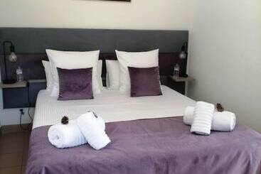 فندق Les Portes De La Méouge