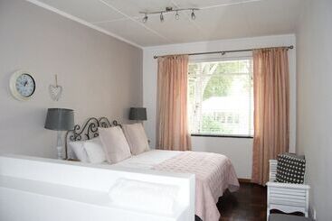 ペンション Vintage On Main