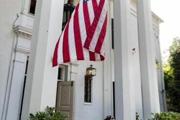 צימר Crabtree S Kittle House Restaurant & Inn